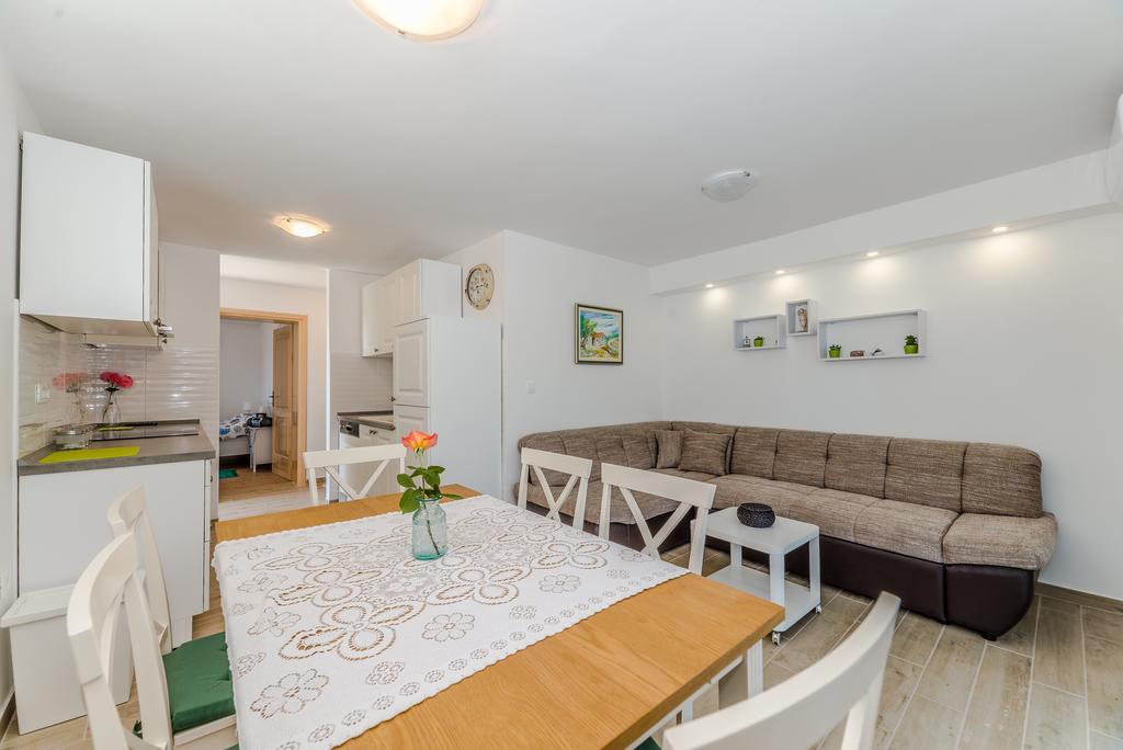 Apartment Robinson Podvrsje Bagian luar foto