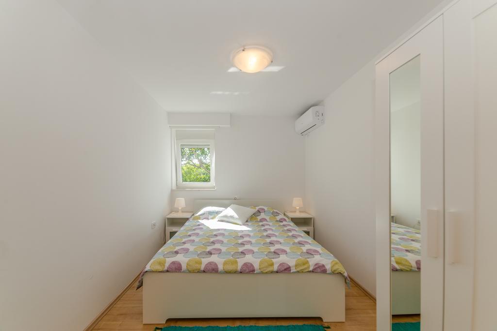 Apartment Robinson Podvrsje Bagian luar foto